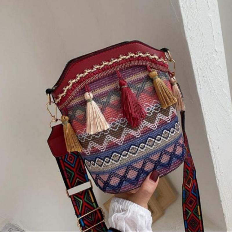 Ethnic Style Individual Shoulder Messenger Bag Tassel Woven Bucket Bag