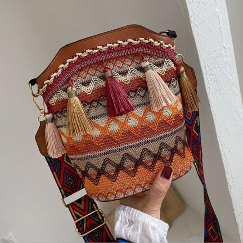 Ethnic Style Individual Shoulder Messenger Bag Tassel Woven Bucket Bag