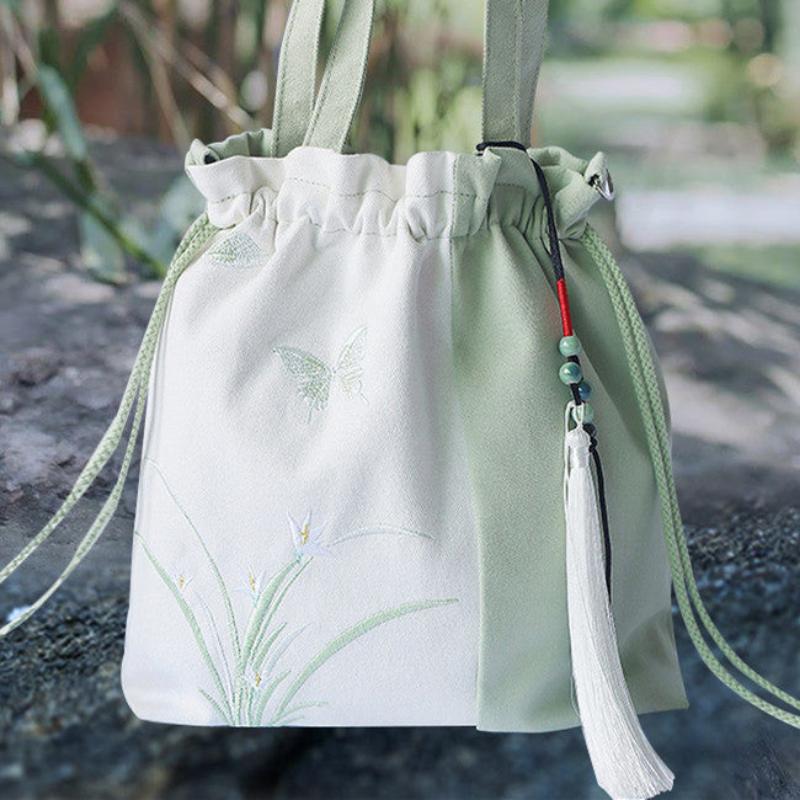 Weibliche Hanfu -Messenger -Leinwandtasche aus chinesischem Elementstil Baumwolle und Leinen bestickte Tasche