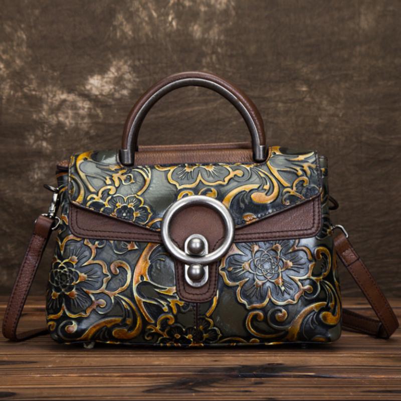 Weibliche Tasche im Retro -Clan -Retro -Stil