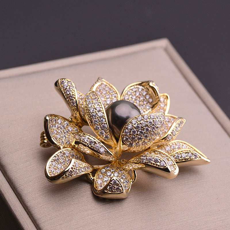 Freshwater pearl brooch