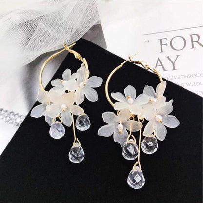 Flower circle earrings