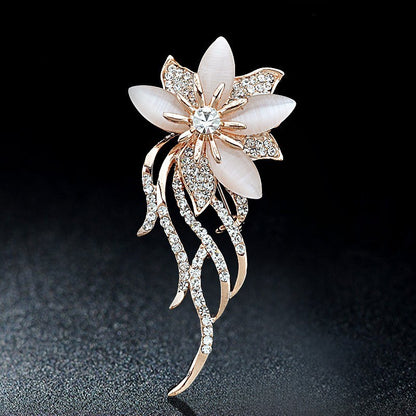 Fashion rhinestone brooch