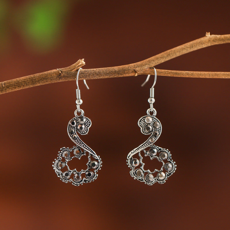 Chinese Style Vintage Drop Earrings With Diamonds