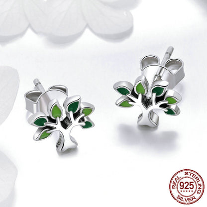 Heart stud earrings