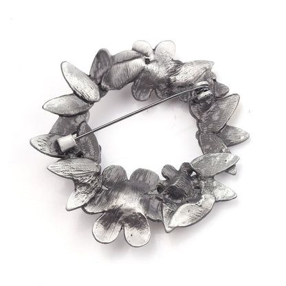 Classic Vintage Pearl Wreath Brooch