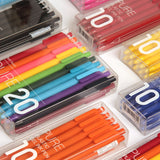 Einfaches, bonbonfarbenes, weiches Gelstift-Set mit neutralem Aquarell-Stifthalter
