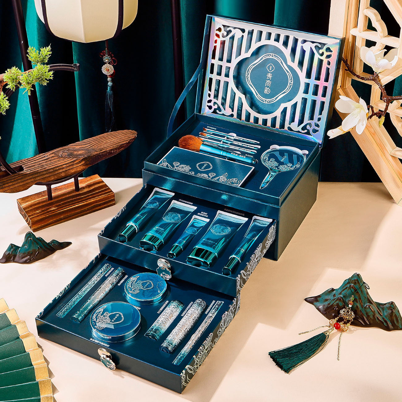 Makeup 18-piece Gift Box Set - Qingheyun Drawer-Style Makeup Box Kit