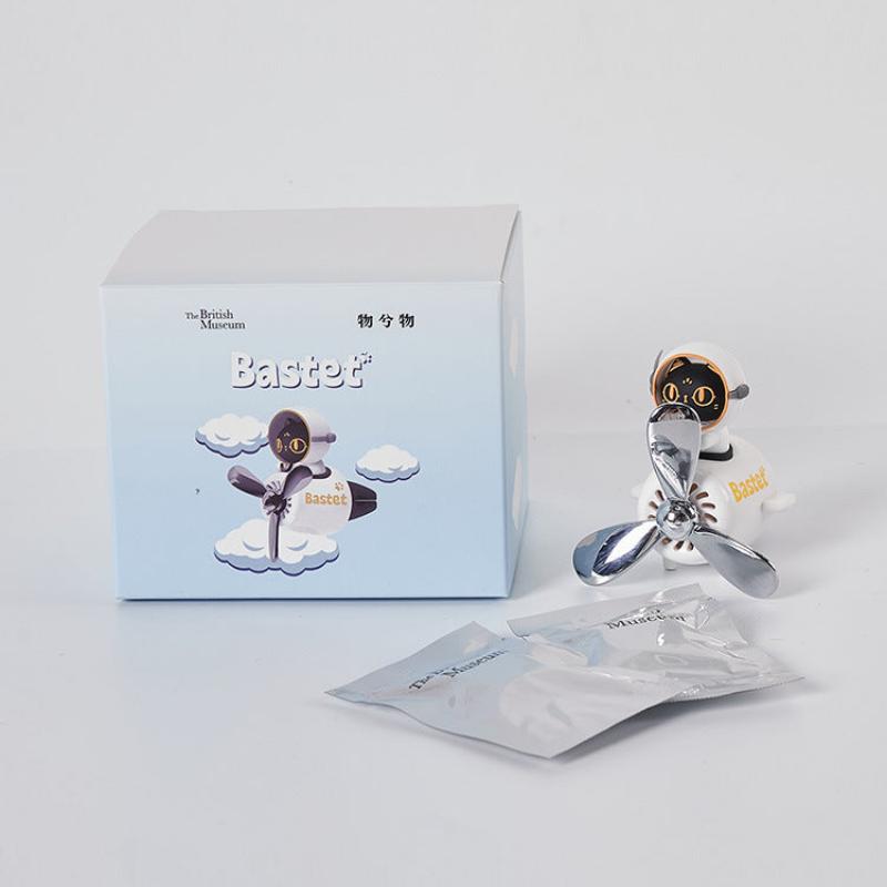 Cat car air freshener with vent clip and spinning fan