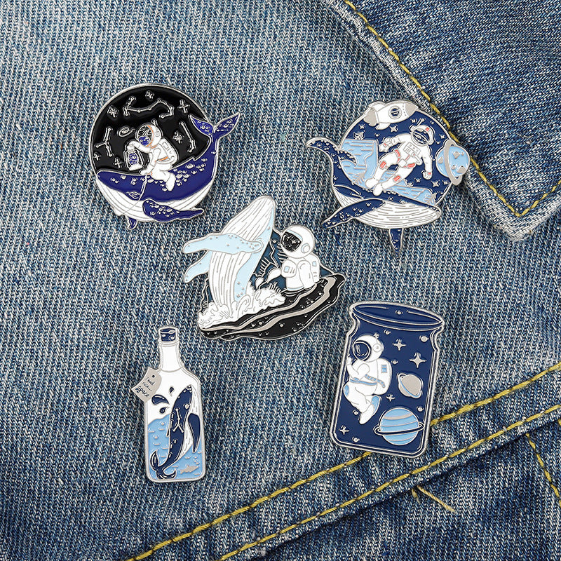 Cartoonwale Astronaut Drift Flaschenabzeichen Brosche