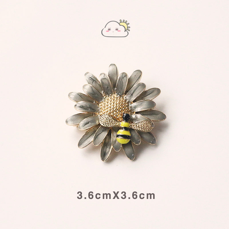 New Sunflower Daisy Brooch Bag Pendant Badge